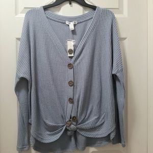 NWT Ladies Light Blue button down, knot bottom Long Sleeve, Size M/L
